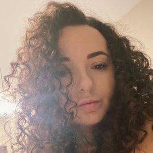 Meet your Posher, Madeleine